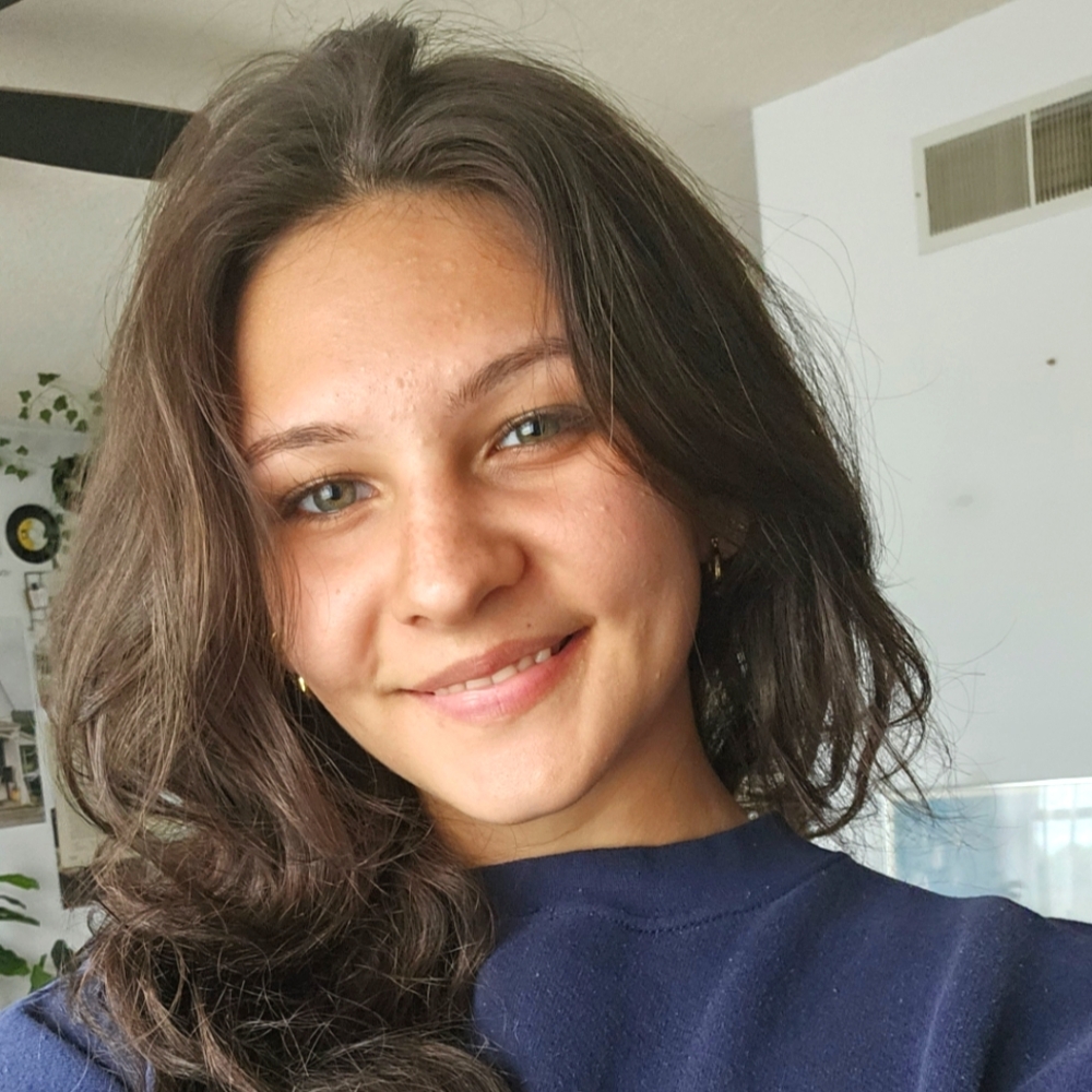 Meet your Posher, Isabella